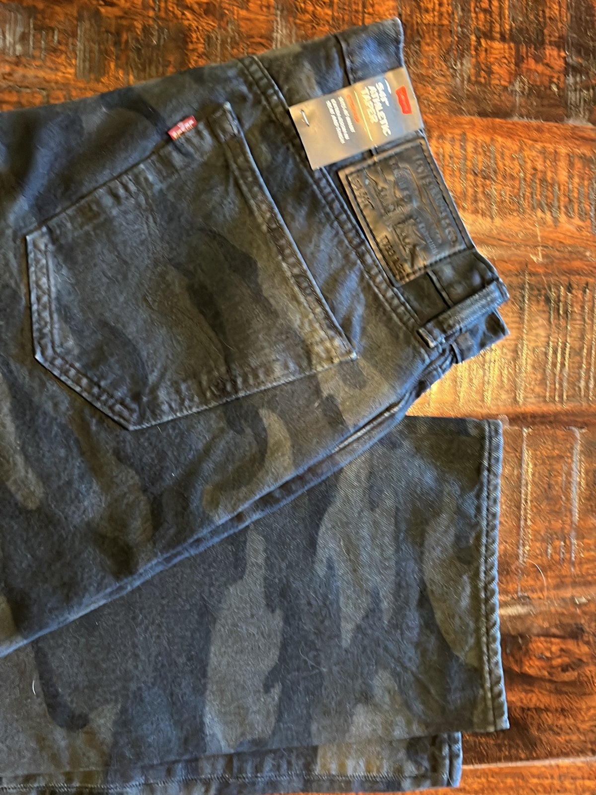 Levi's jeans mens 33W 32L