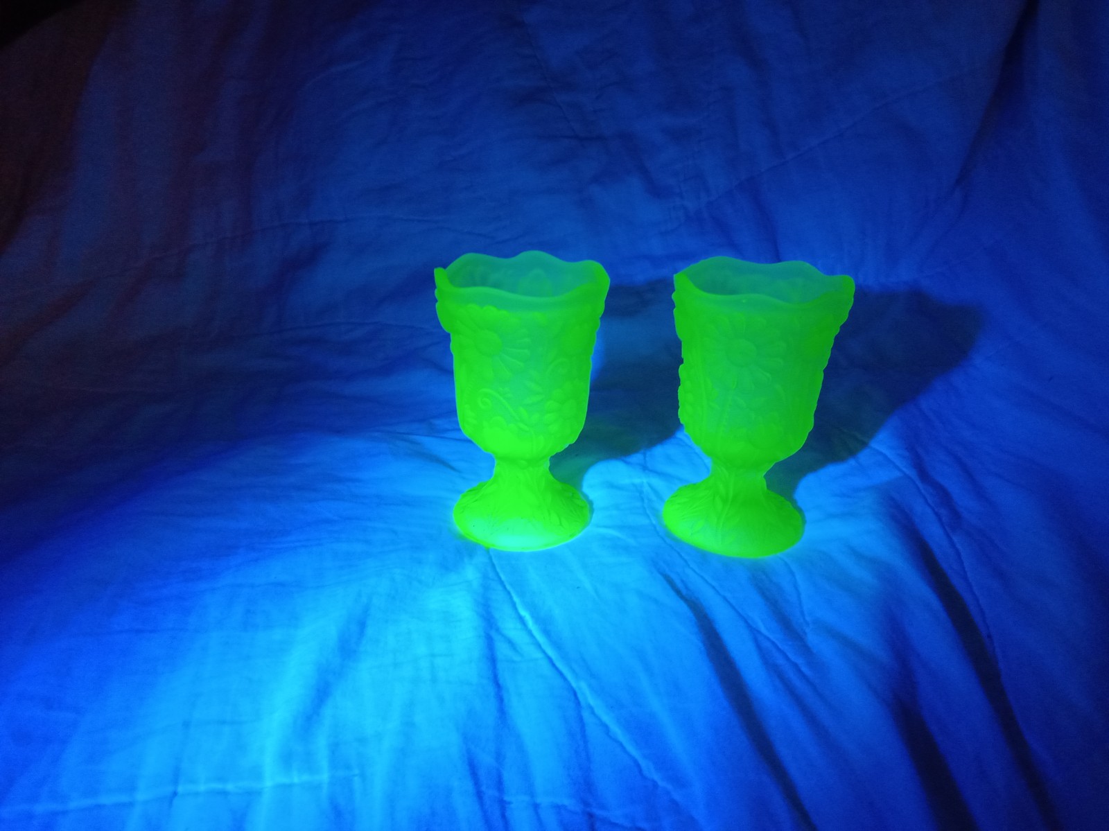 Fenton Satin Vaseline Uranium Glass Candle Holder Votive Embossed Daisies Glow