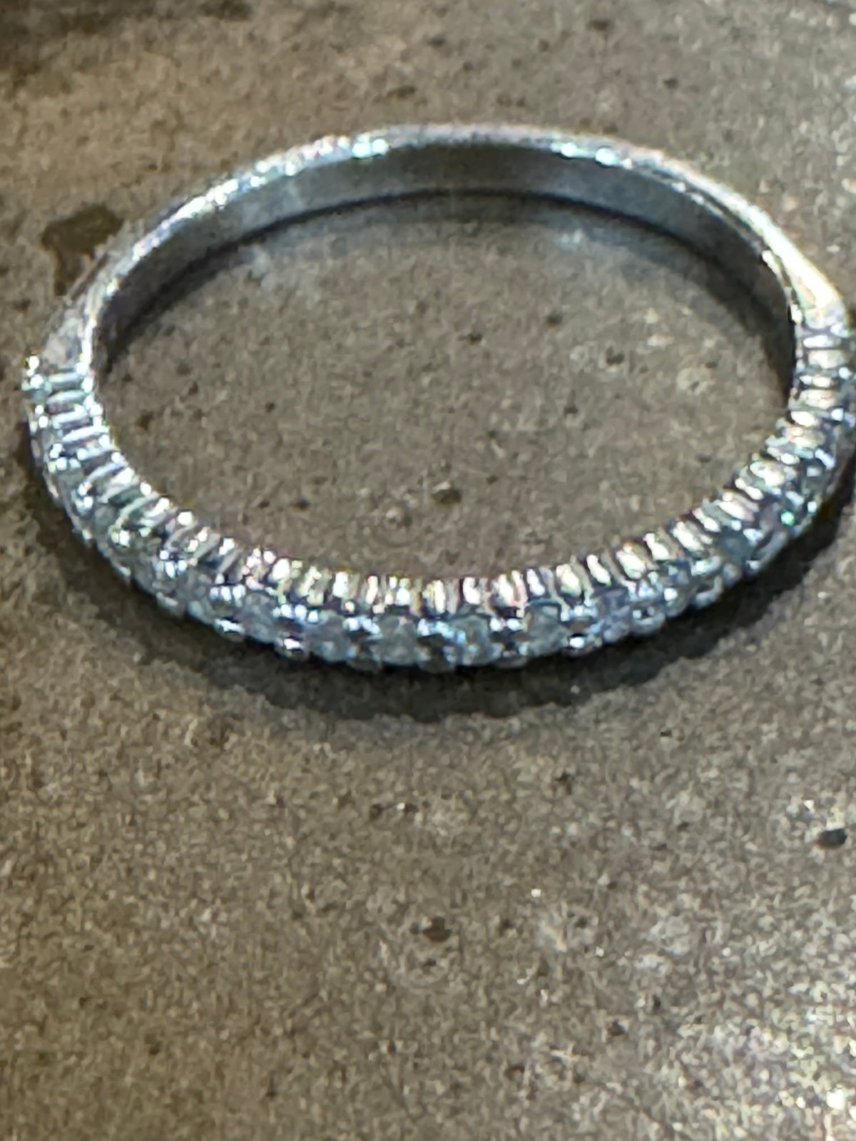 10KT gold diamonds band ring