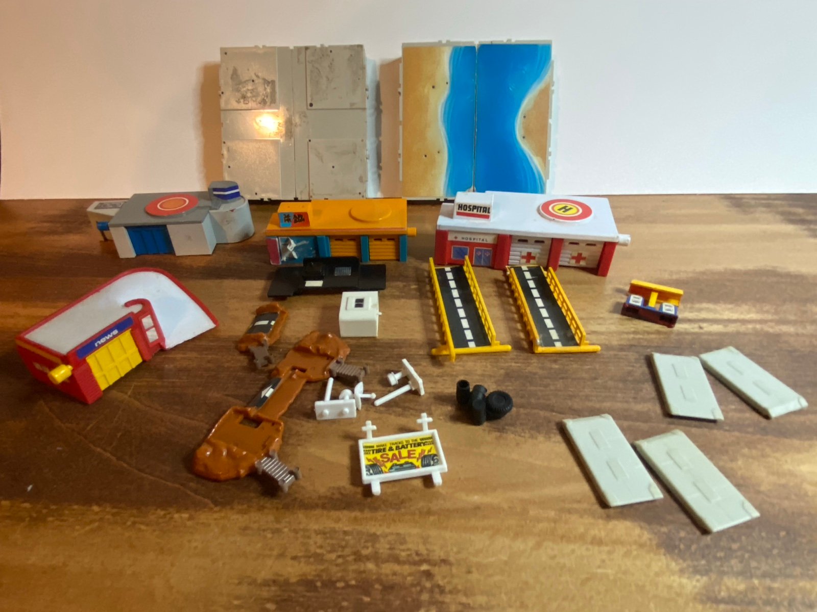 Vintage 80's Micro Machines Travel City - Play Set Parts & Pieces