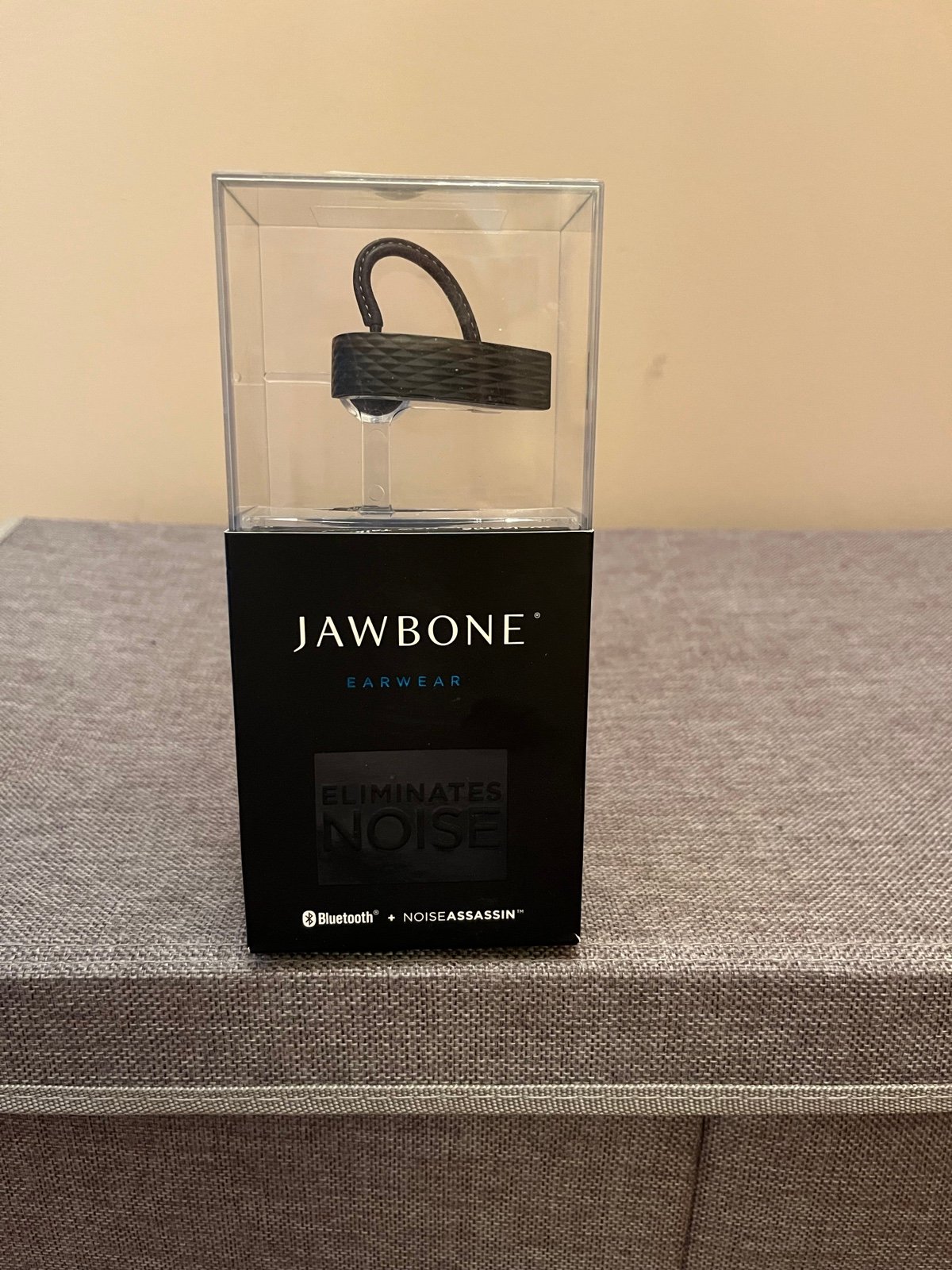 Jawbone earwear noise assassin (eliminates noise)