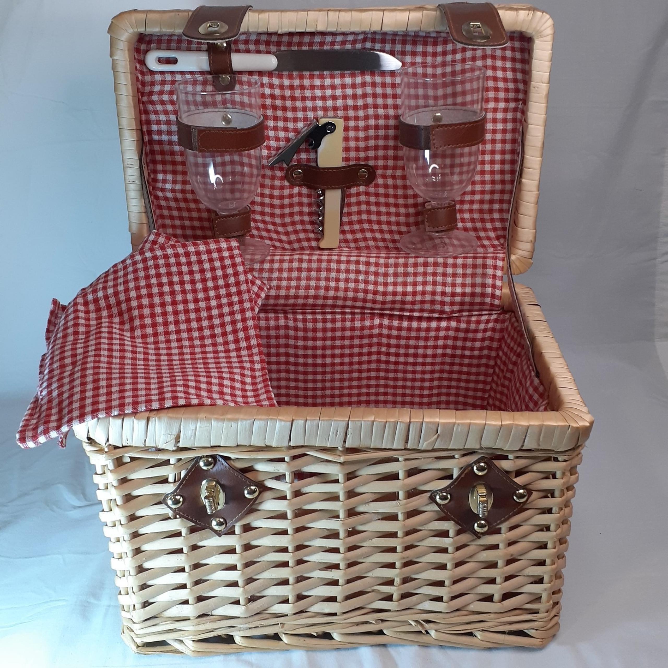 Picnic Time Chardonnay Picnic Basket with Glasses and Wine Opener