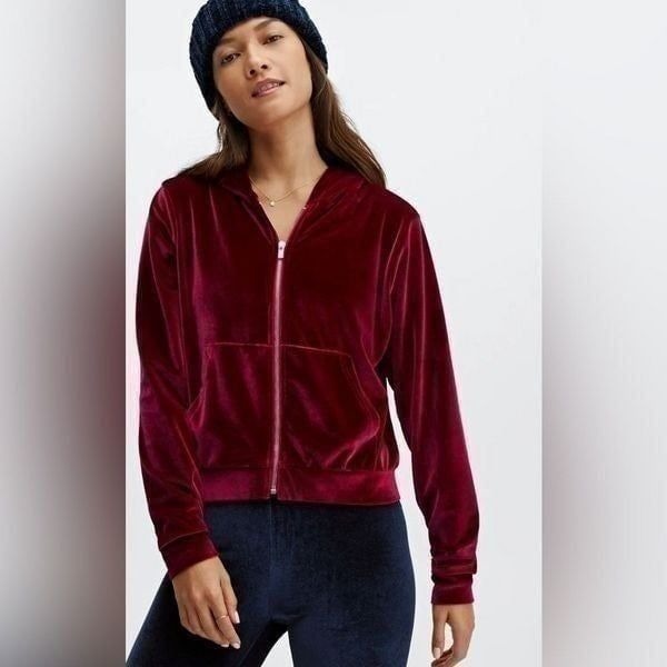 Fabletics Donna Velour Hoodie Cherry Burst NWT Size Large