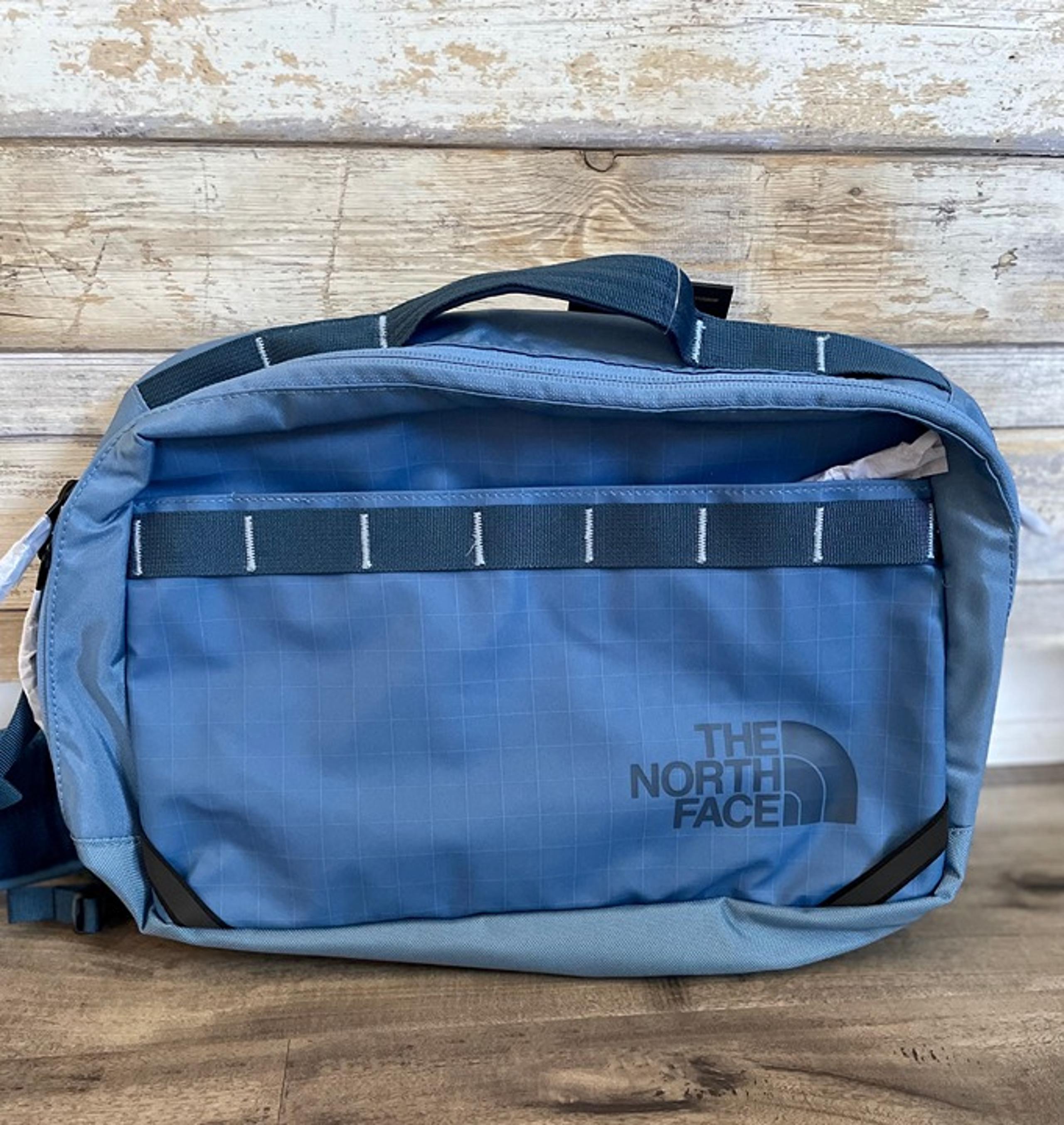 The North Face Base Camp Voyager Sling 11L