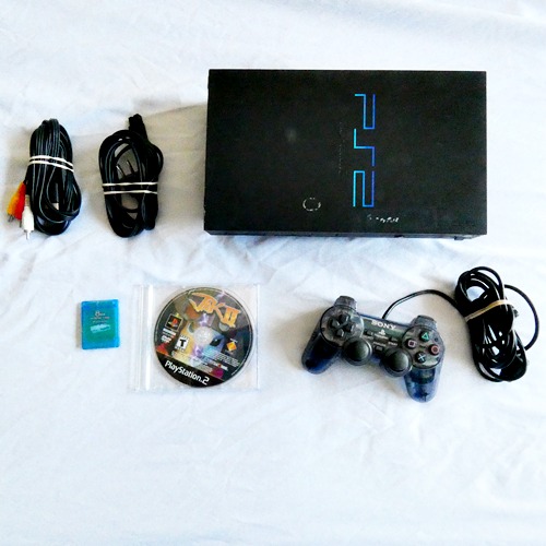 Sony PlayStation 2 PS2 Fat Console SCPH-39001 With Cables & 1 Controller Tested