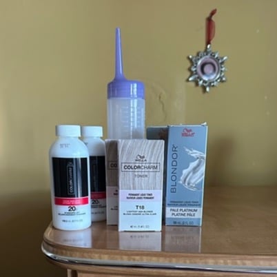 Wella T18 Blondor Pale Platinum Toner 20 and 10 Developer Color Bottle NEW