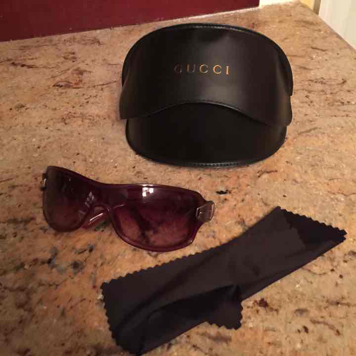 Authentic Gucci sunglasses/2590S::NEW