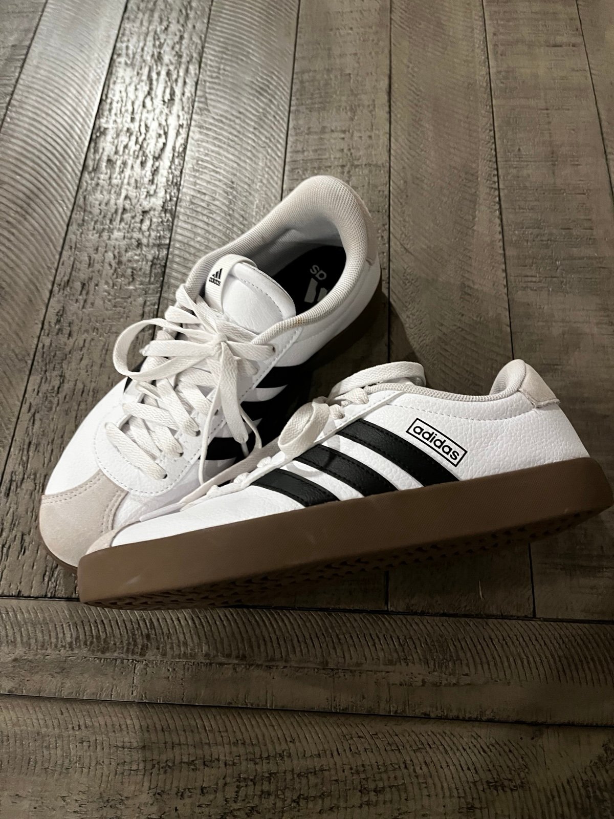 Adidas - great condition size 7