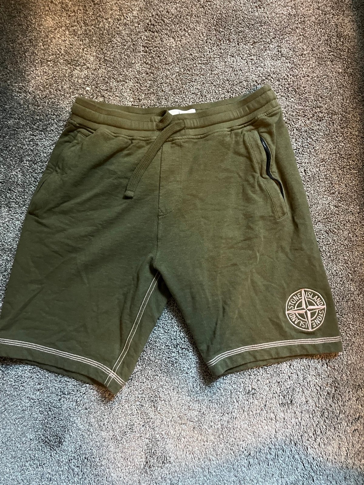 Stone Island Compass Logo Sweatshorts – Olive Green (Size M)