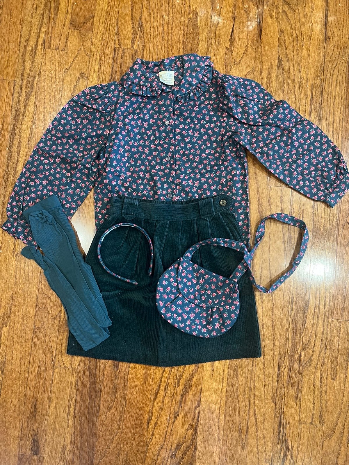 5 piece outfit - Laura Ashley Mother & Child 1990 - green & floral - size 7