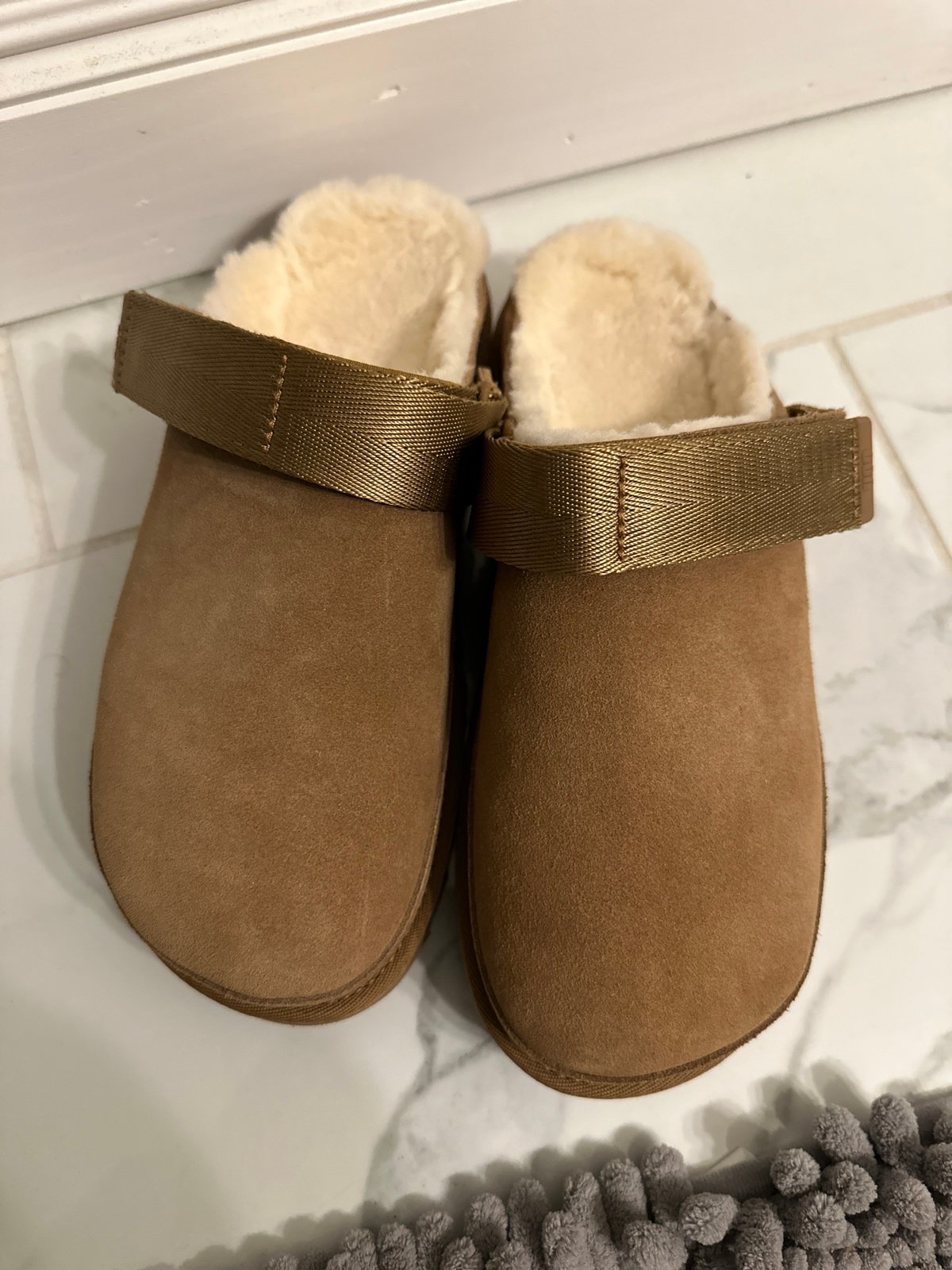 UGG Goldenstar Cozy Clog