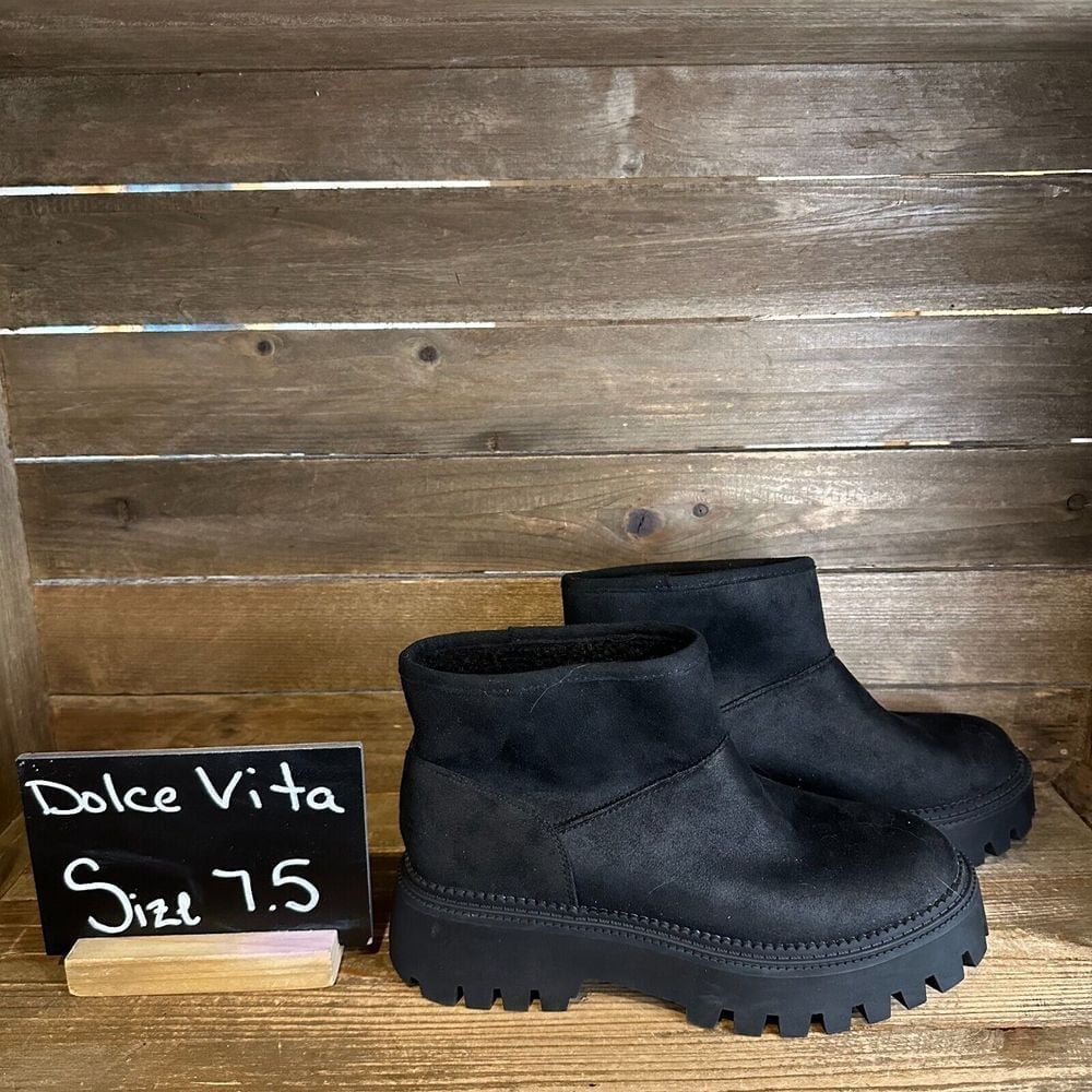 New Womens Dolce Vita Lonny Cozy Black Faux Suede Platform Ankle Boots Size 7.5