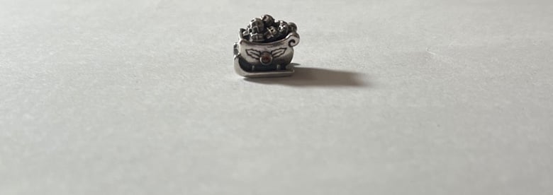 PANDORA RETIRED CHRISTMAS SLEIGH STERLING CHARM