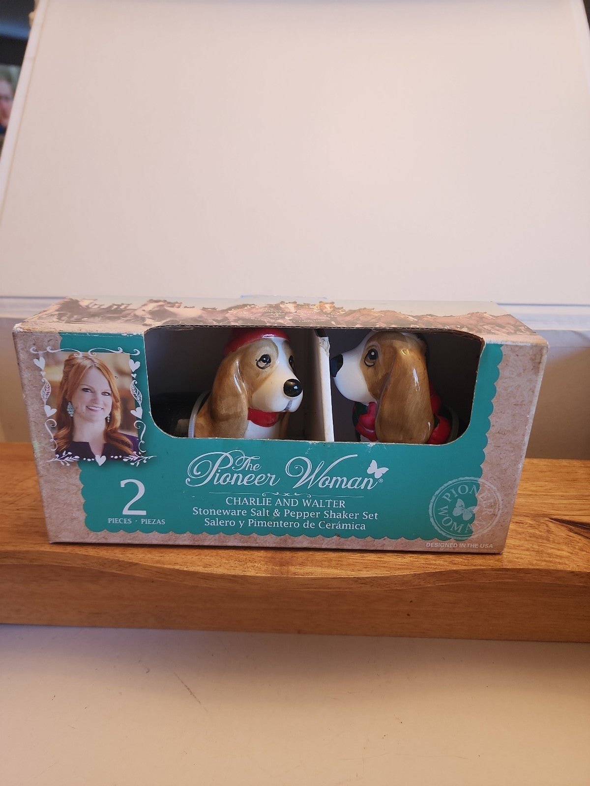 Pioneer Woman Charlie and Walter Salt and Pepper Shaker Set New in Box Retired