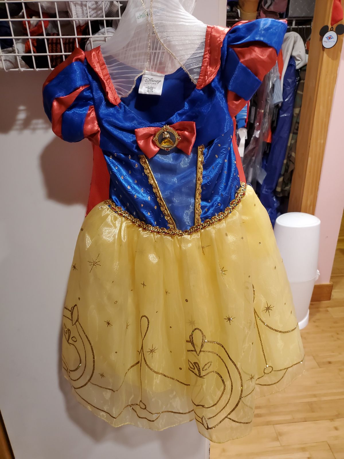 Costume