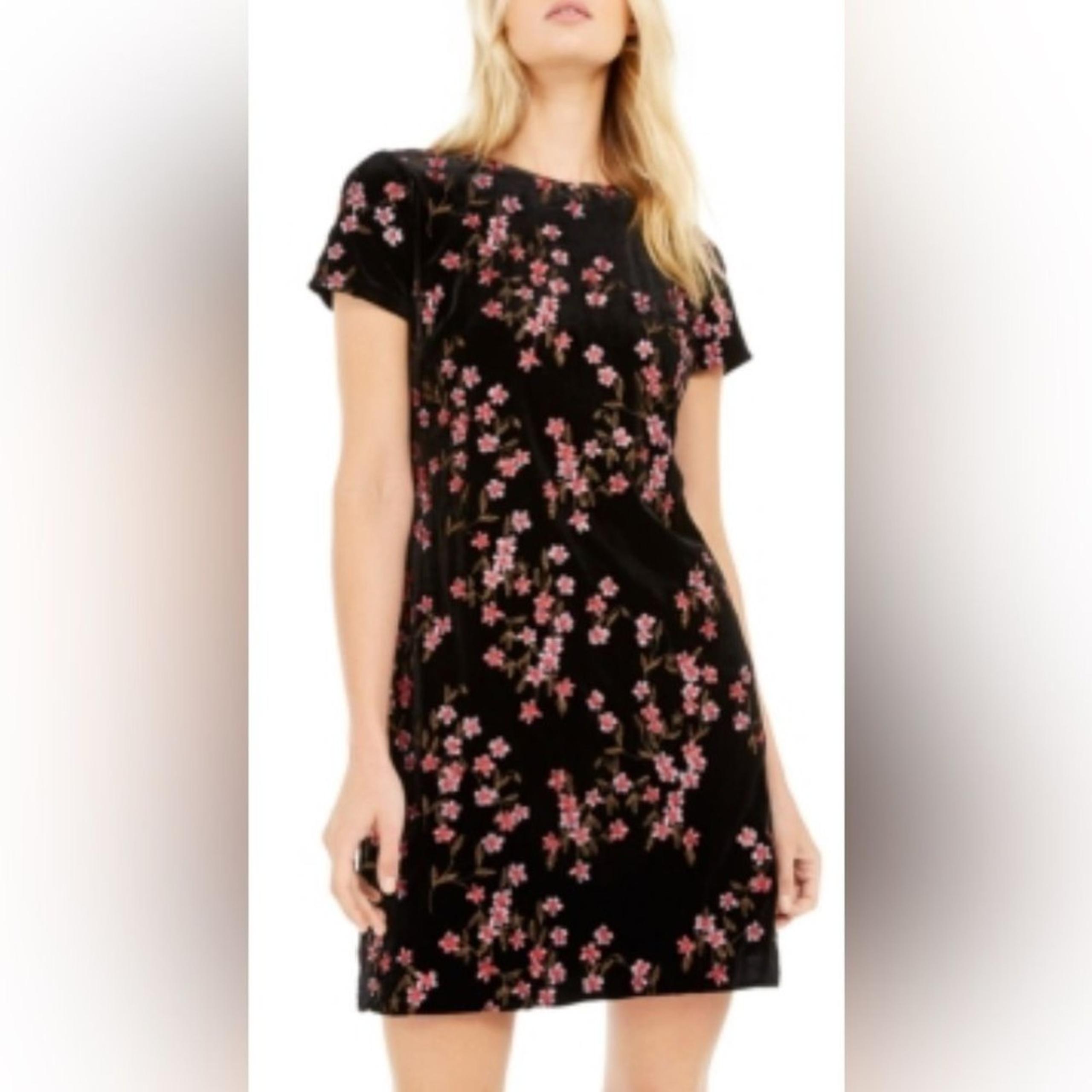 Calvin Klein Size 6(P)Black Velour Embroidered Floral Design Sheath Lined Dress