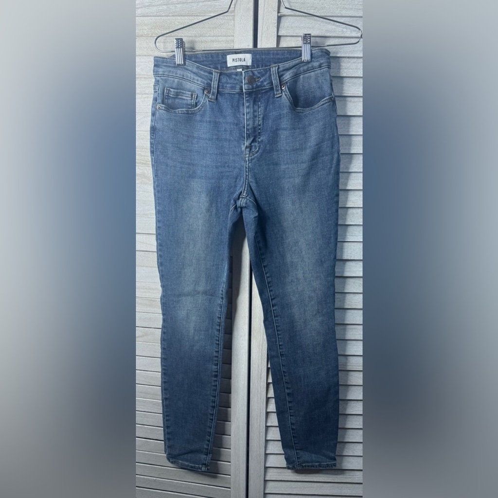 Pistola Denim Skinny Jean. Great Condition. Size 28. Made of Recycled Material