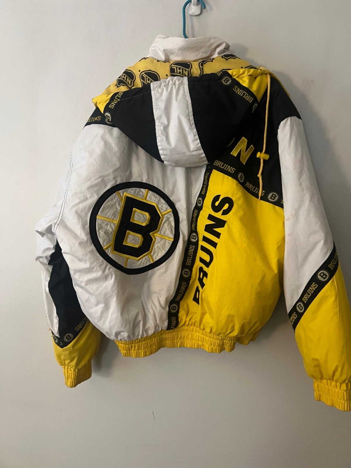 Vintage Pro Player NHL Boston Bruins Color Block puffer jacket Size XL