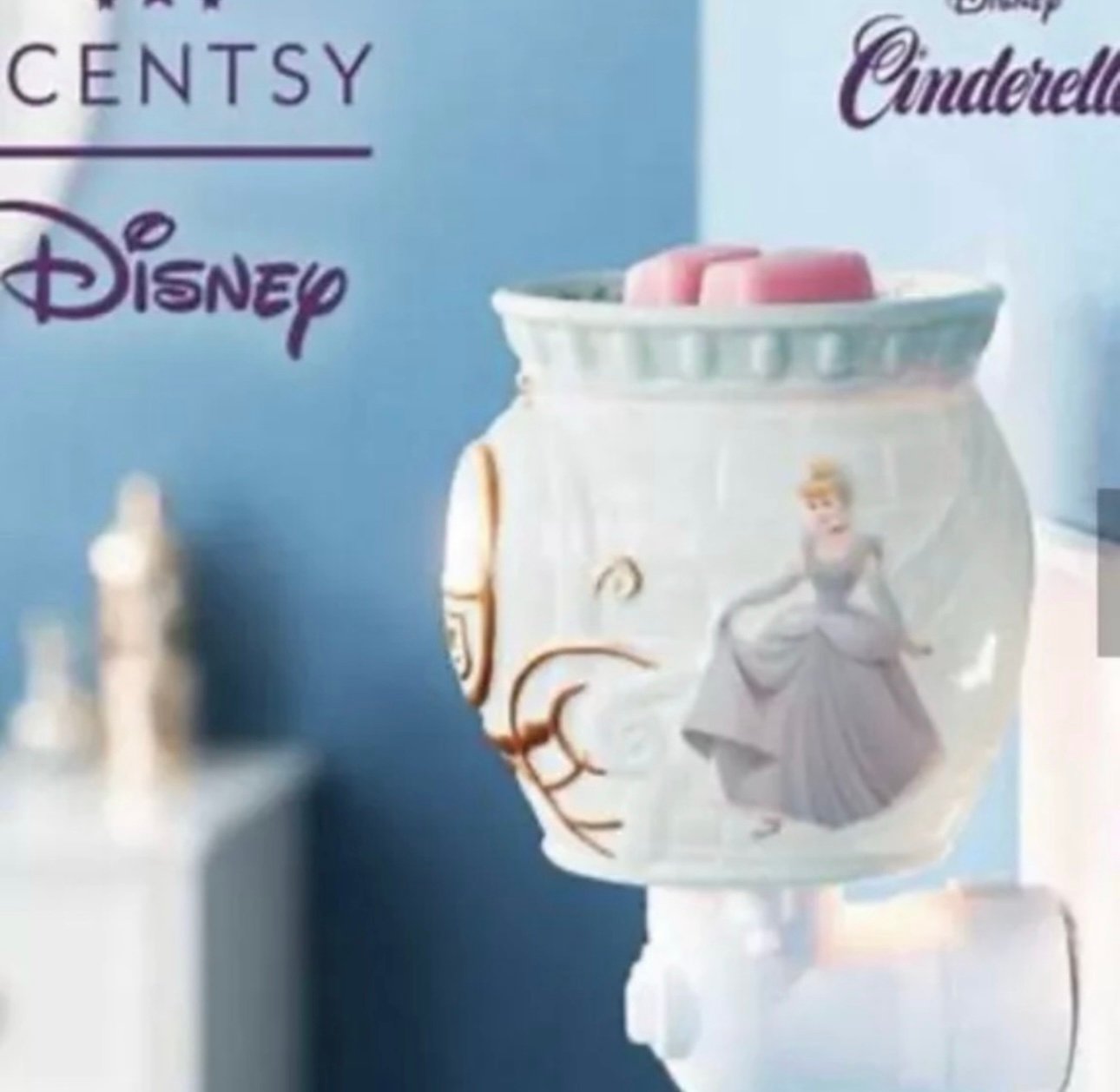 Scentsy Cinderella Mini plug-in Warmer, retired HTF