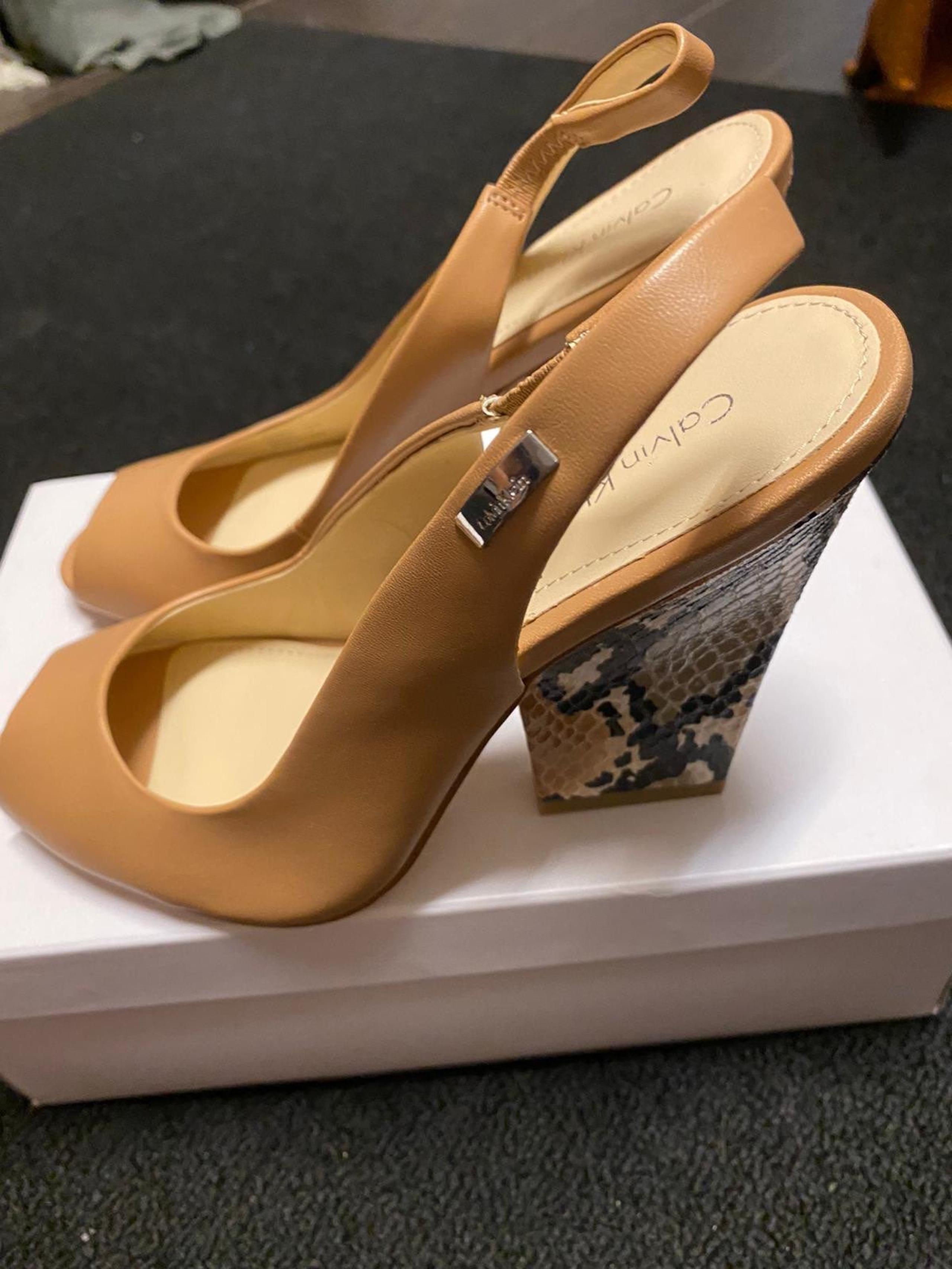 Calvin Klein Peep Toe Pumps NEW Size 7