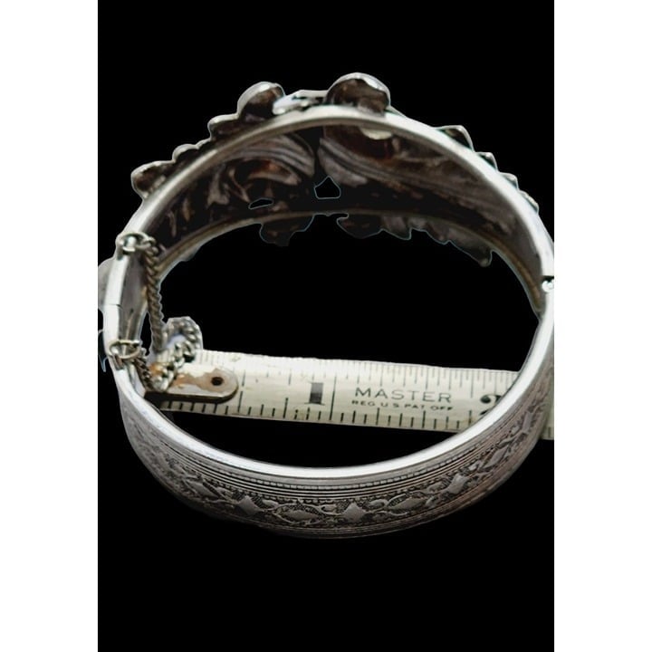 Vintage Hinged Decorative Bangle Bracelet (A966)