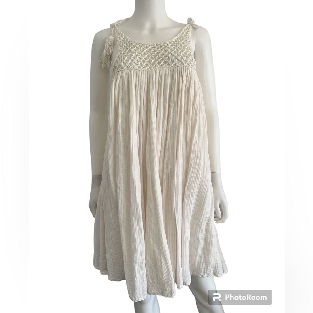 Love Sam dress ties in shoulder with tassel