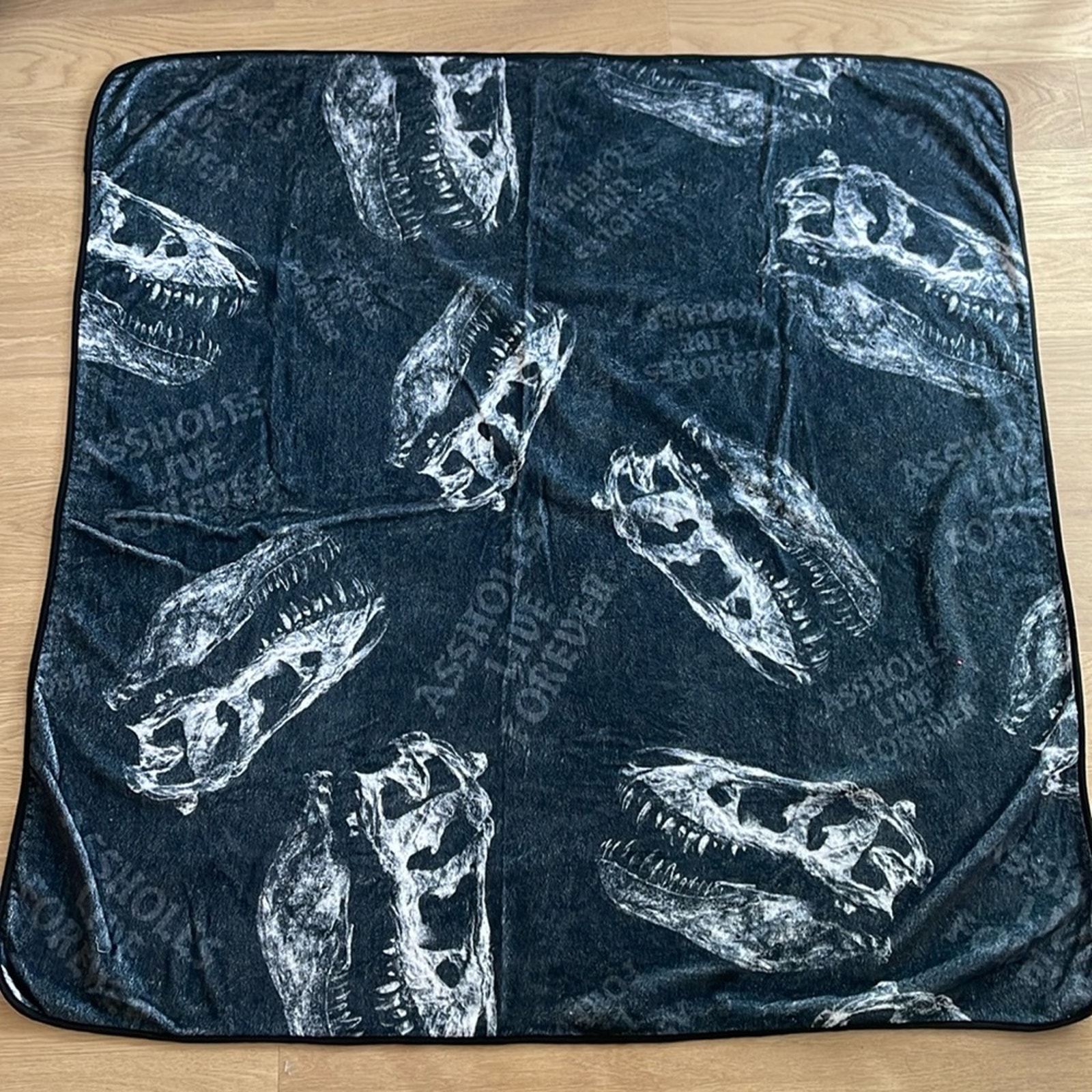 ASSHOLES LIVE FOREVER Polyester Fuzzy Dinosaur Skull Patterned Throw Blanket