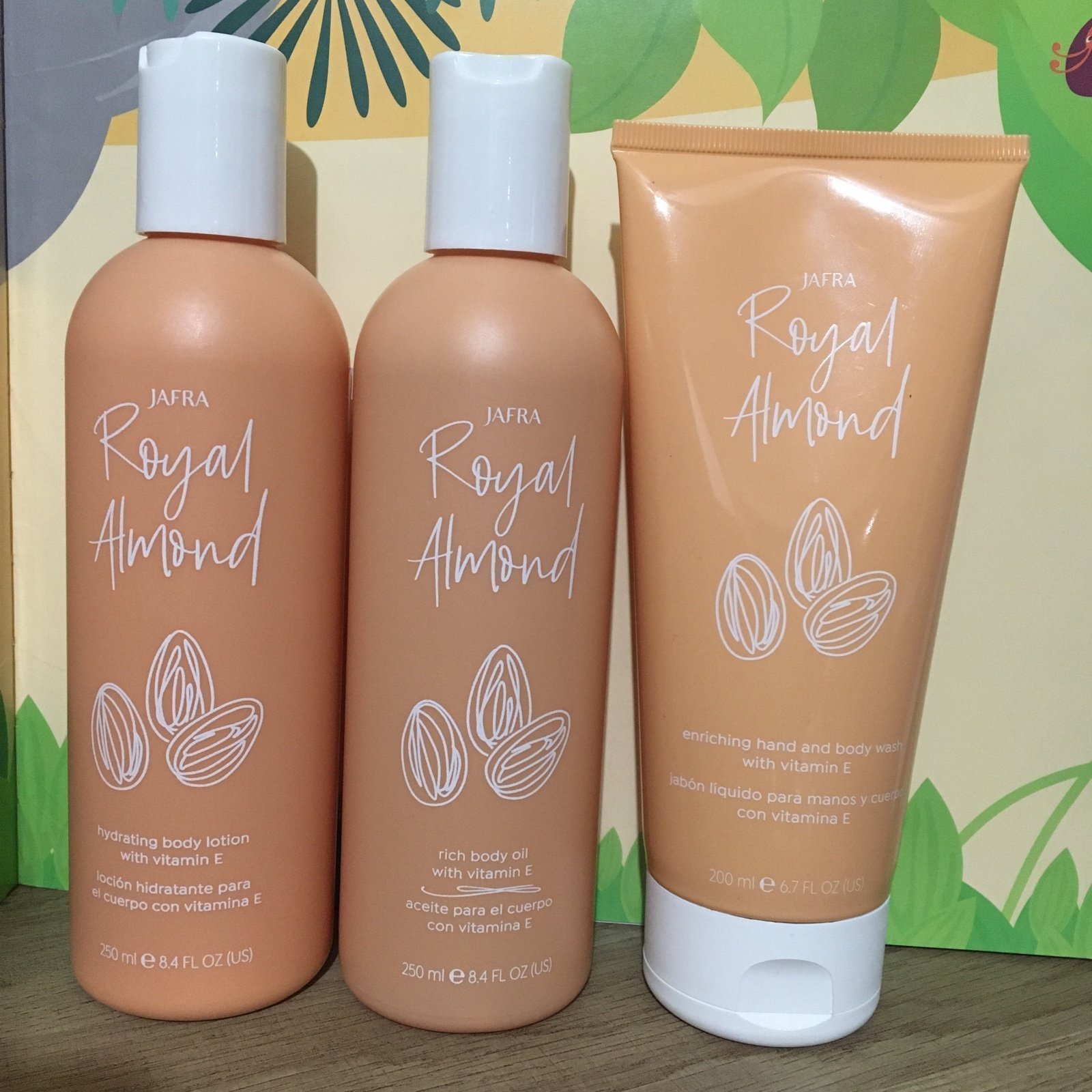 Jafra Royal Almond Set