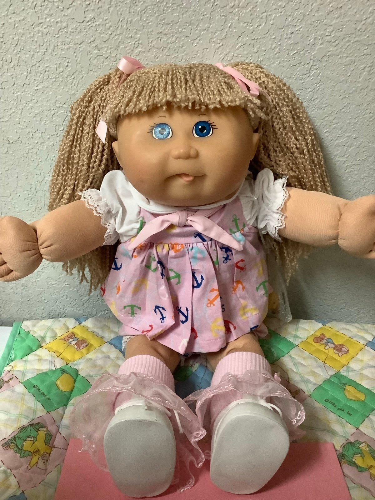 Vintage Cabbage Patch Kids Girl TRU Doll Wheat Hair Blue Eyes 2001