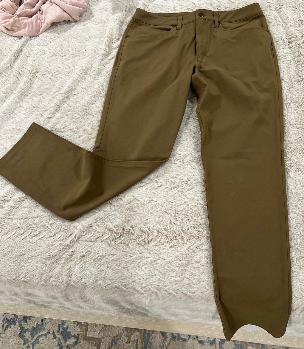 Lululemon ABC slim khaki 31x32