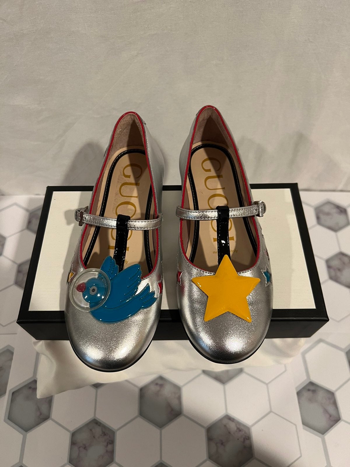 Gucci girls silver ballet shoes 13.5C