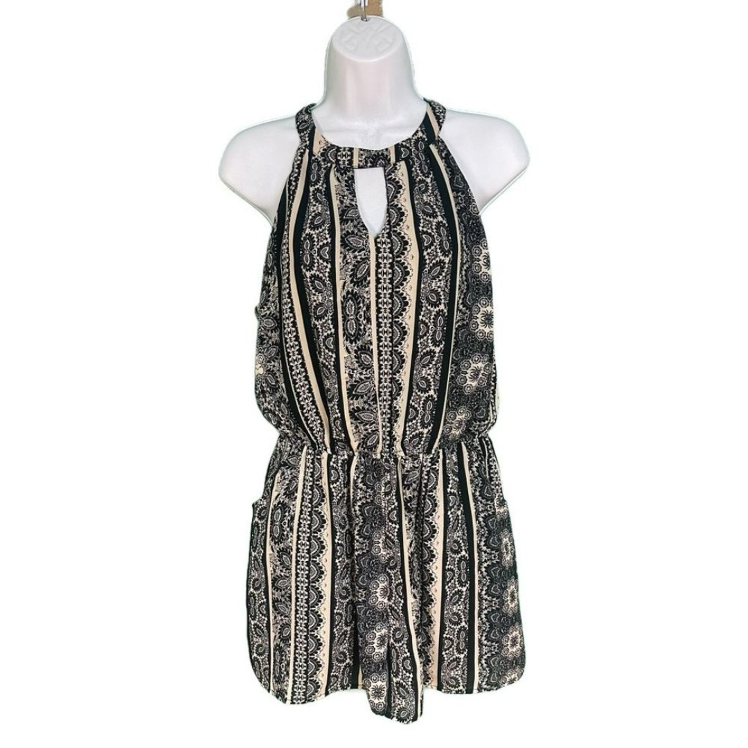As U Wish Black & Tan Paisley Print Keyhole High Neck Romper Womens Size L NWT
