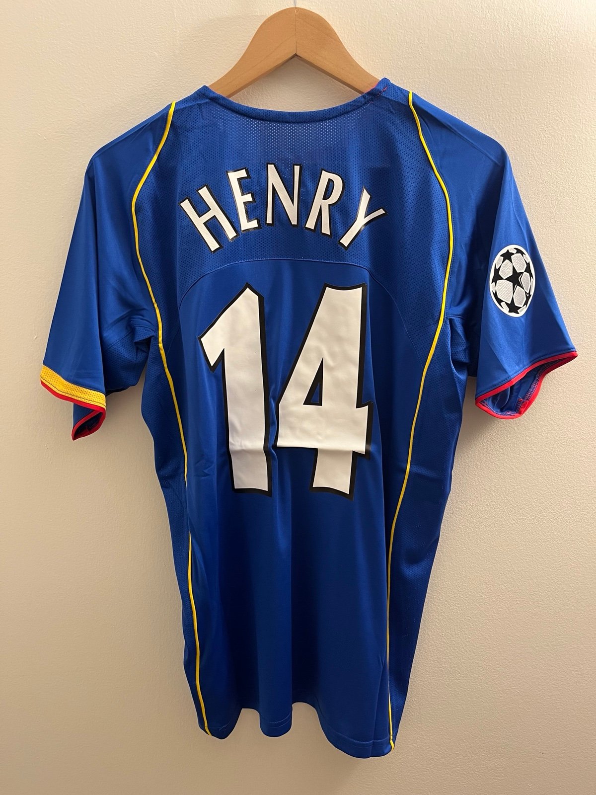Arsenal 2004/05 Retro Jersey Thierry Henry Men’s Size M (slim fit)