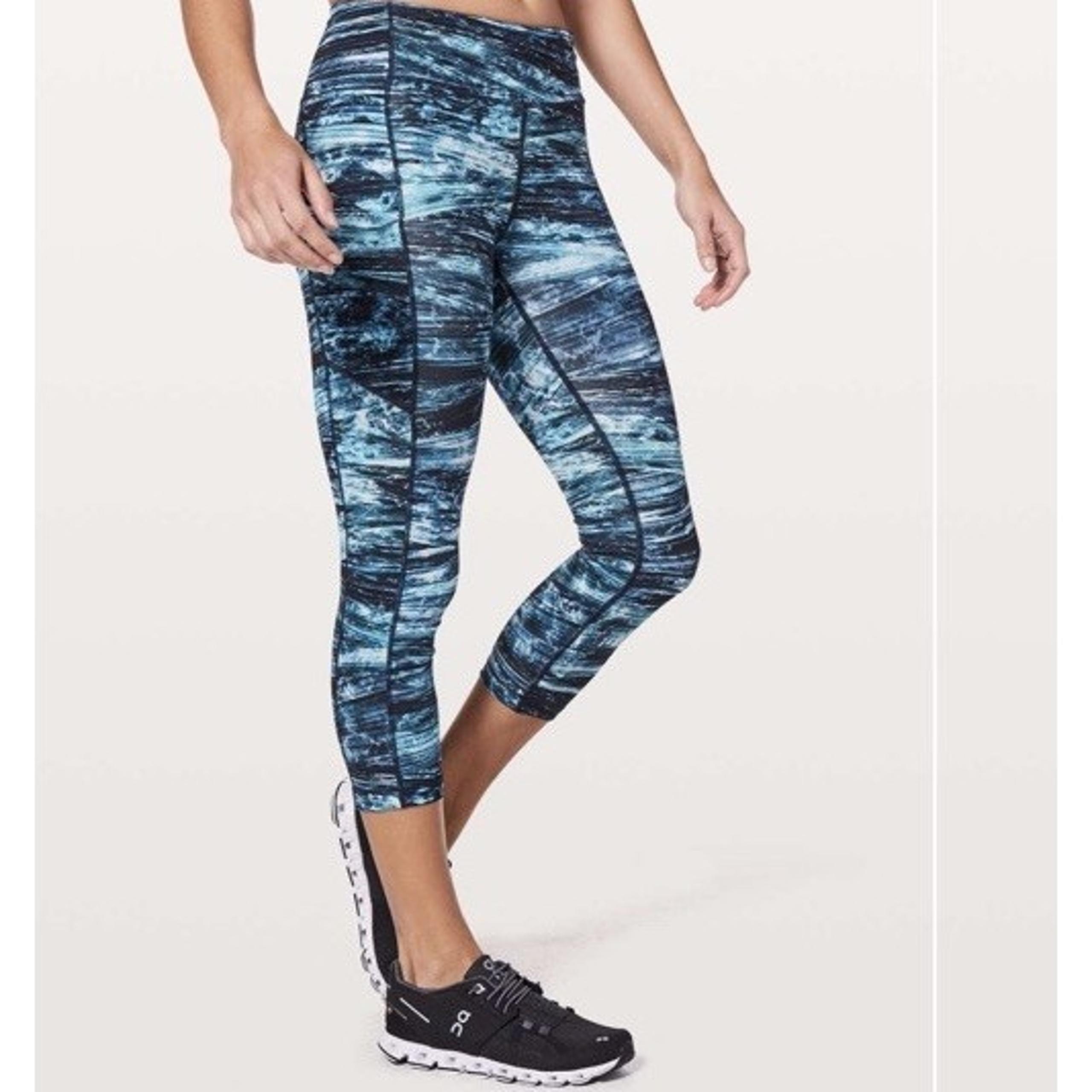 Lululemon Speed Up Crop Legging 21" Tidal Multi Size 6