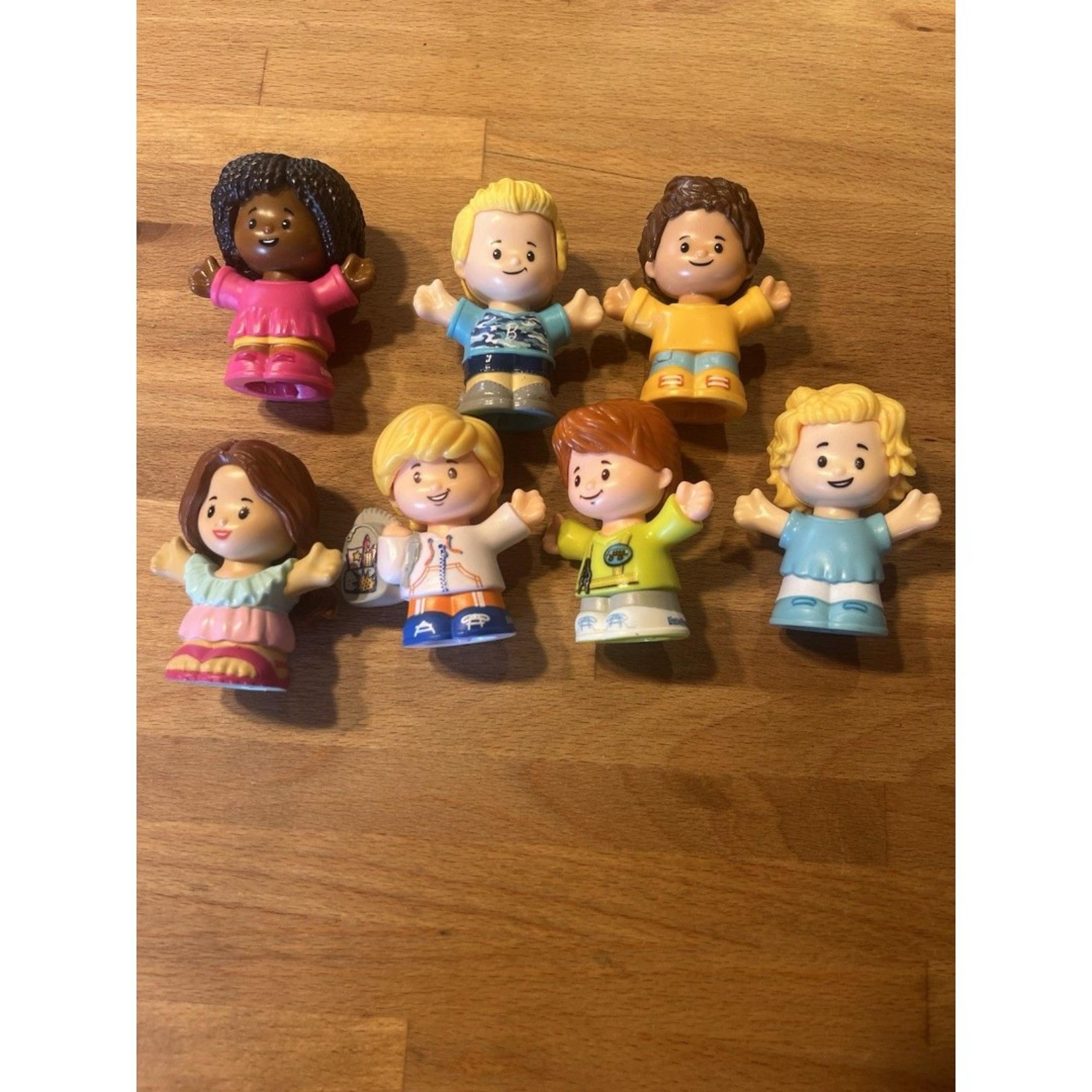 Fisher Price Little People Lot Of 7 Figures