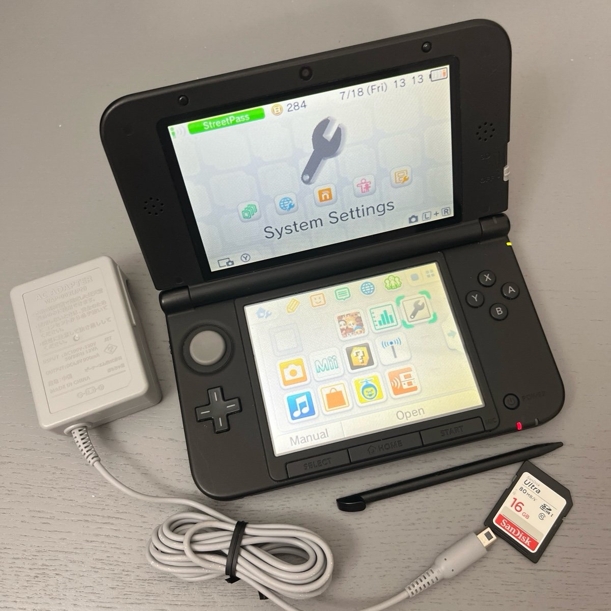 Nintendo 3DS XL Black With 16GB Memory Card and Official Charger