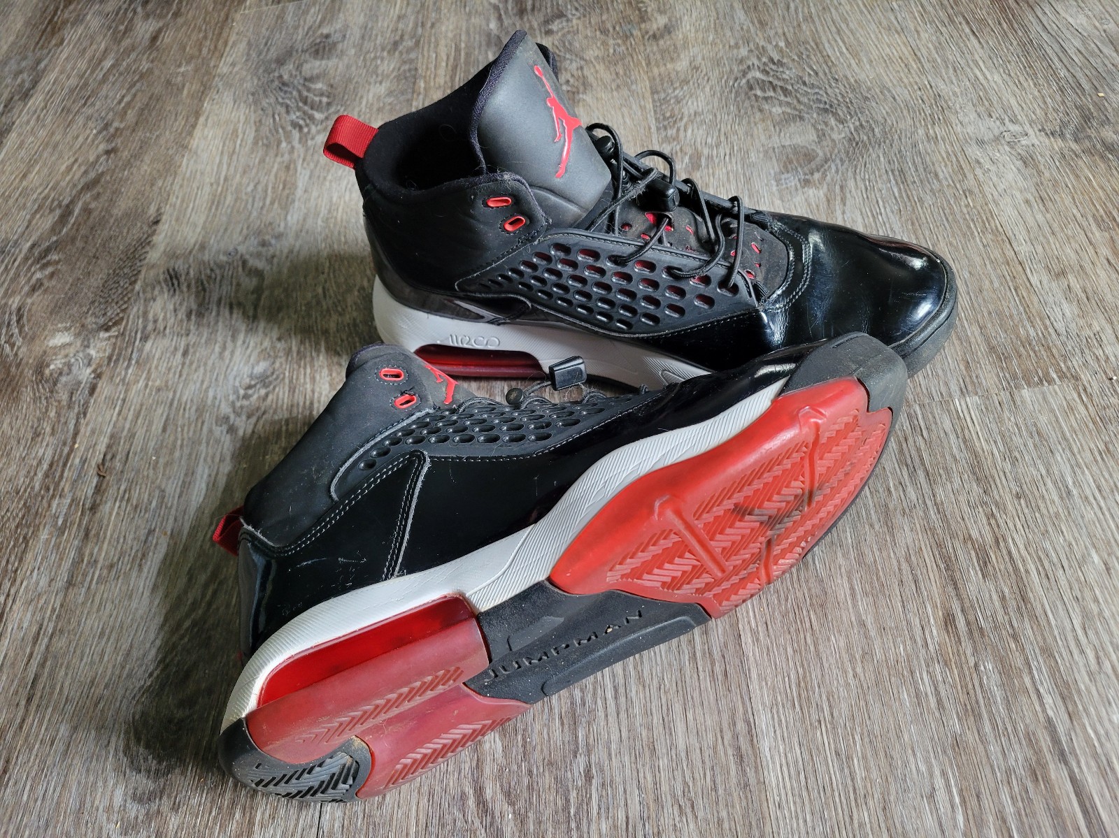Jordan 10.5 Maxin 200 Black and red Shoes