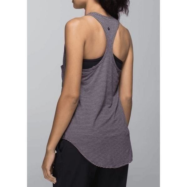 LULULEMON ATHLETICA Yogi Racerback Size 6