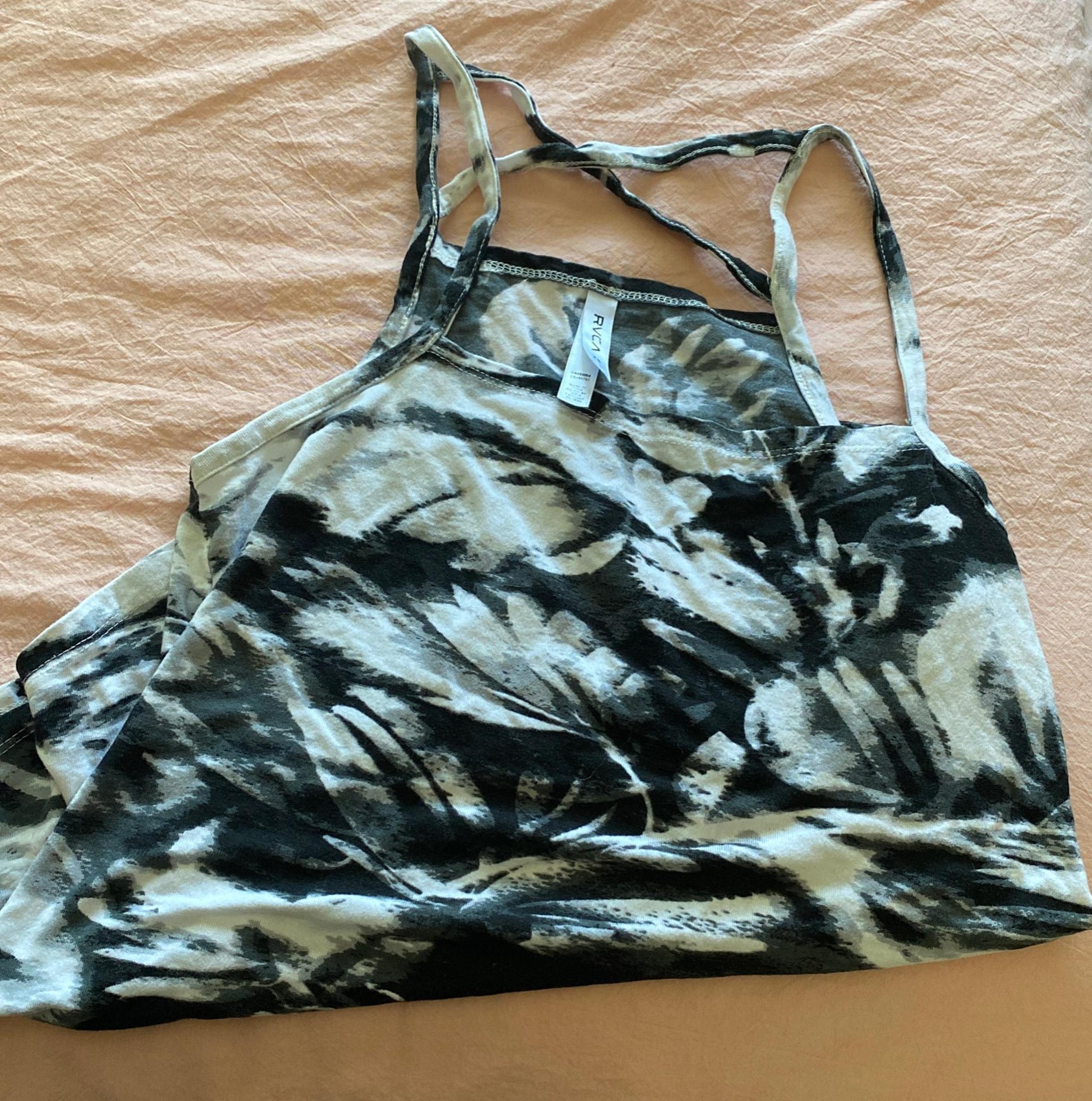 Tillys  tank top