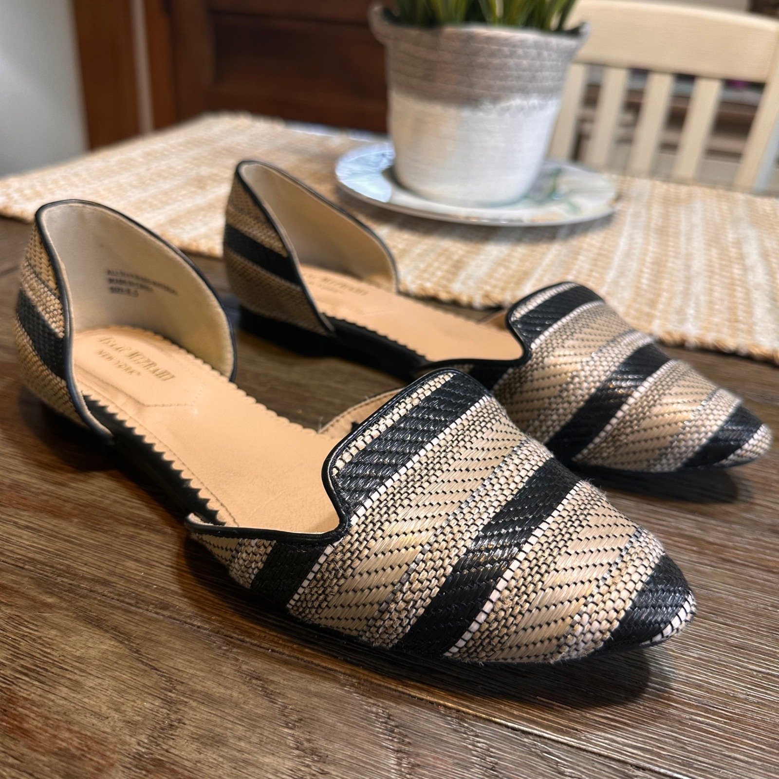 Isaac Mizrahi New York Woven Pointed Toe D'Orsay Flats Black Beige Size 8.5