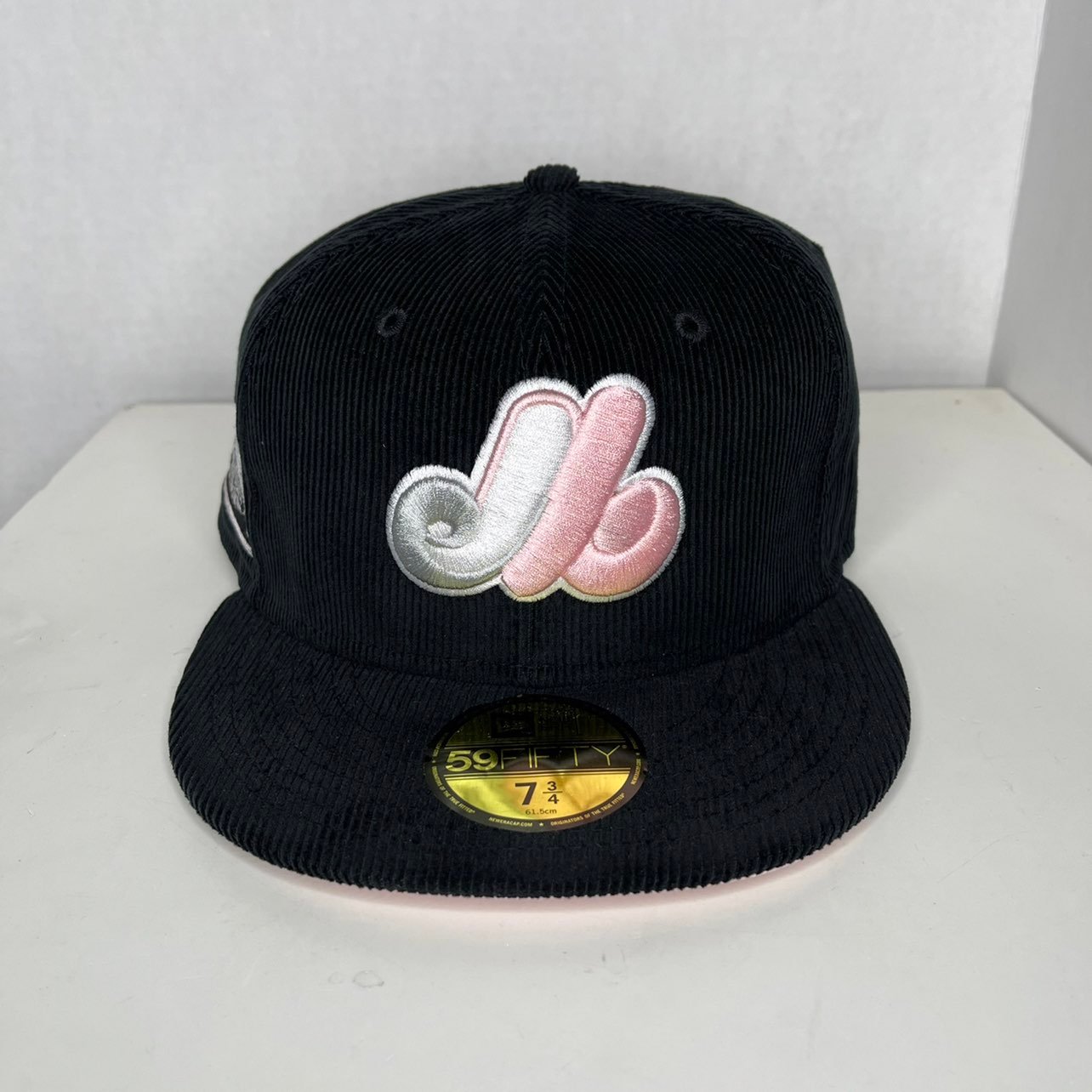 New Era Exclusive Montreal Expos Pink Bottom 7 3/4 styll