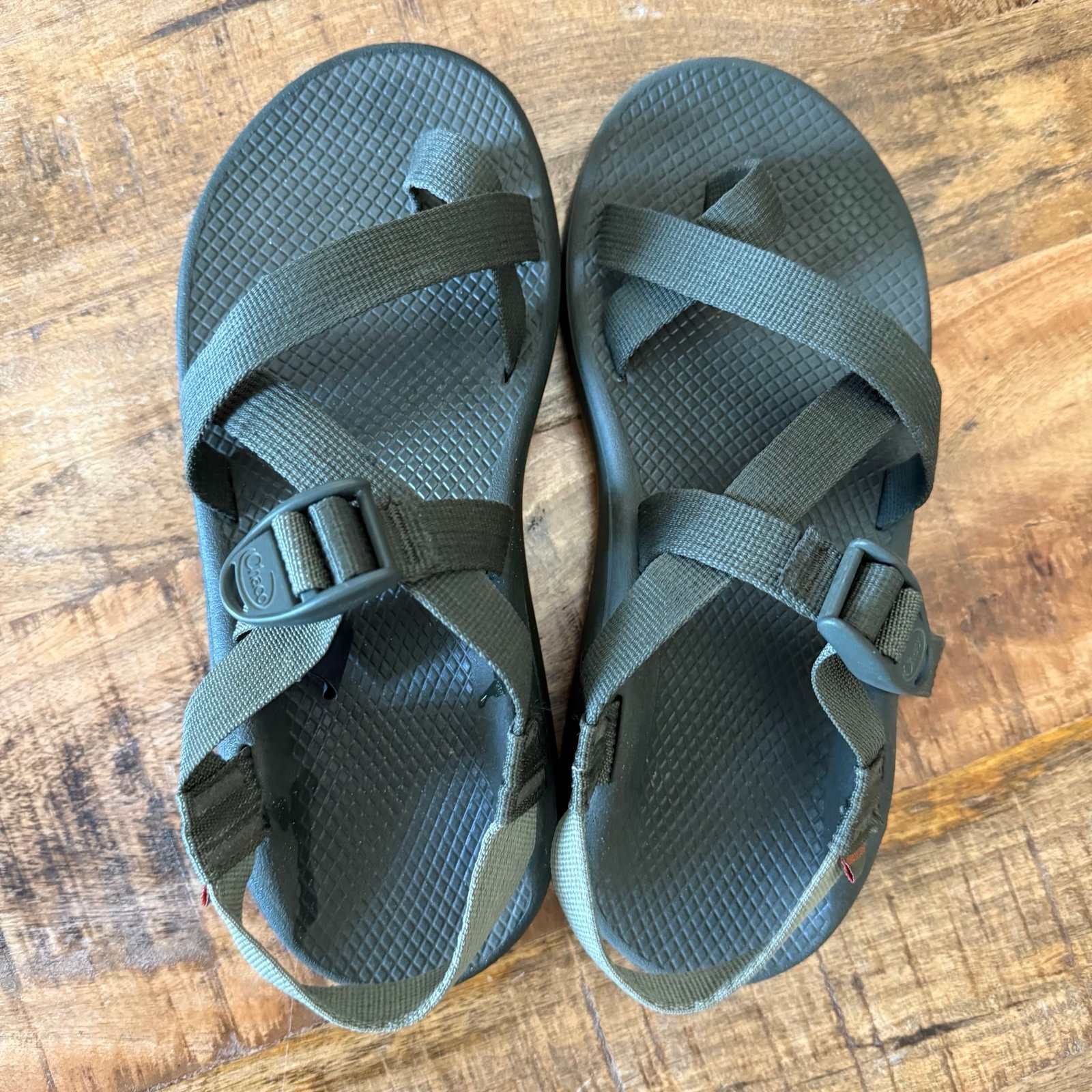 Men’s Chacos Z Cloud Sandals Army Green with Toe Strap Size 9