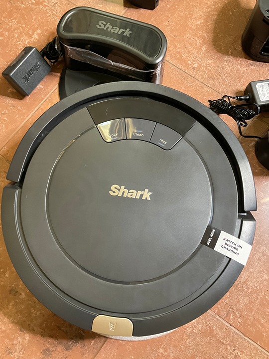 Shark ION Robot Vacuum AV753, Wi Fi Connected, 120min Runtime