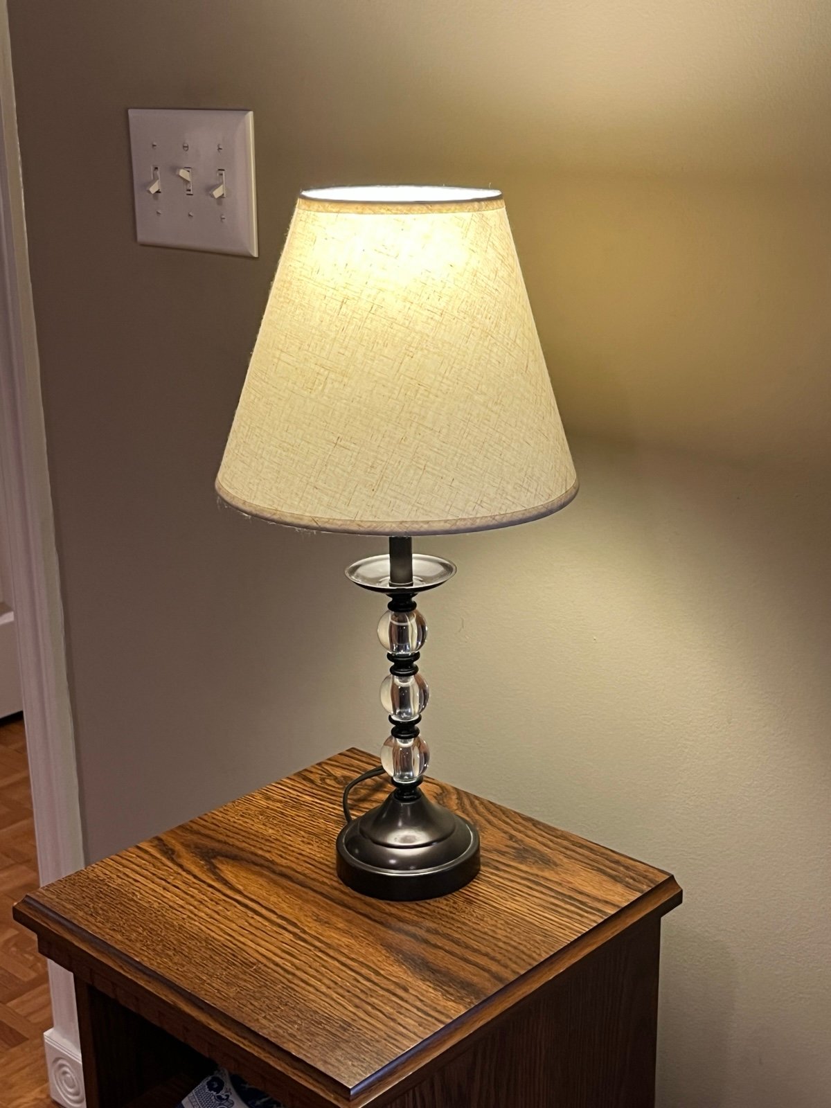 Accent Lamp/3 Stacked Acrylic/LuciteBalls, Separated by Metal Spindles