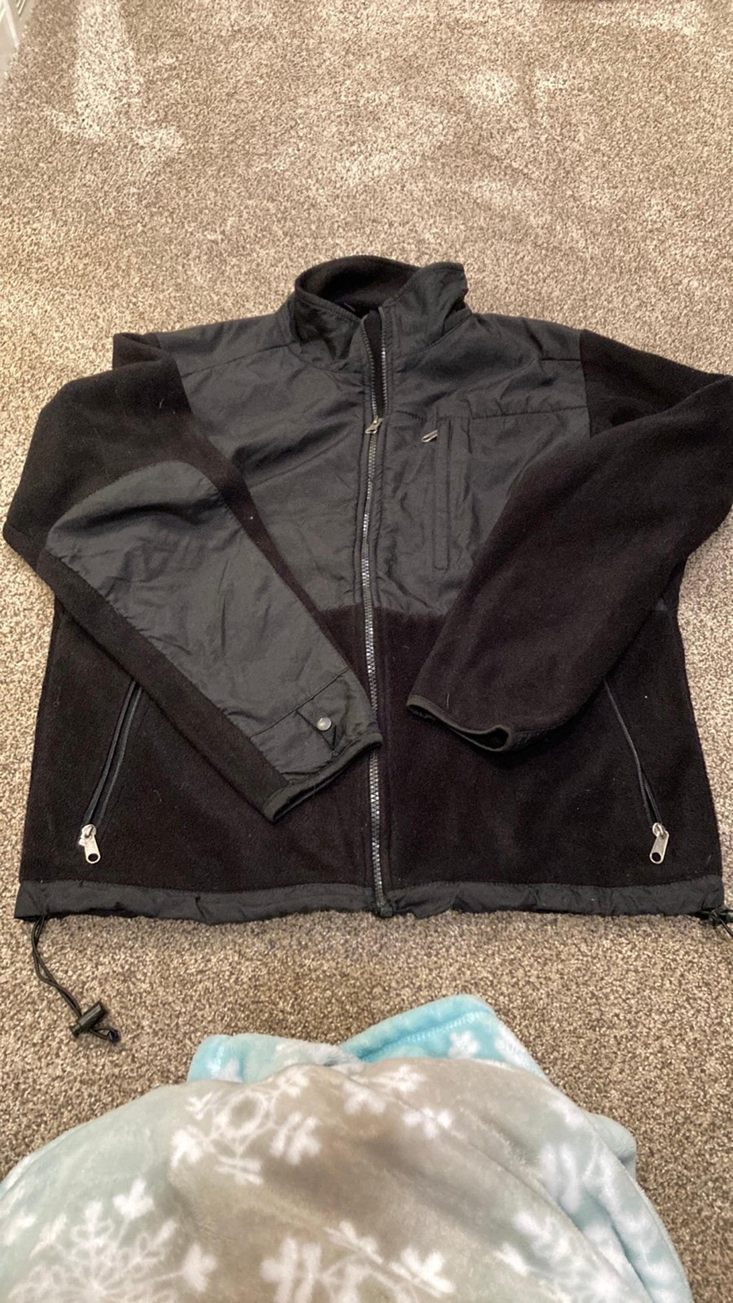 Steve And Barry’s men’s sz S black fleece zip front jacket with pockets
