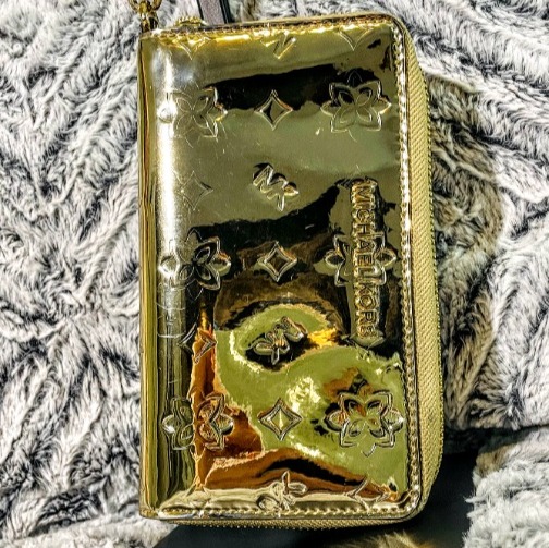 EUC - MICHAEL KORS JET SET PHONE CASE WALLET (ROSE GOLD - PATENT LEATHER)