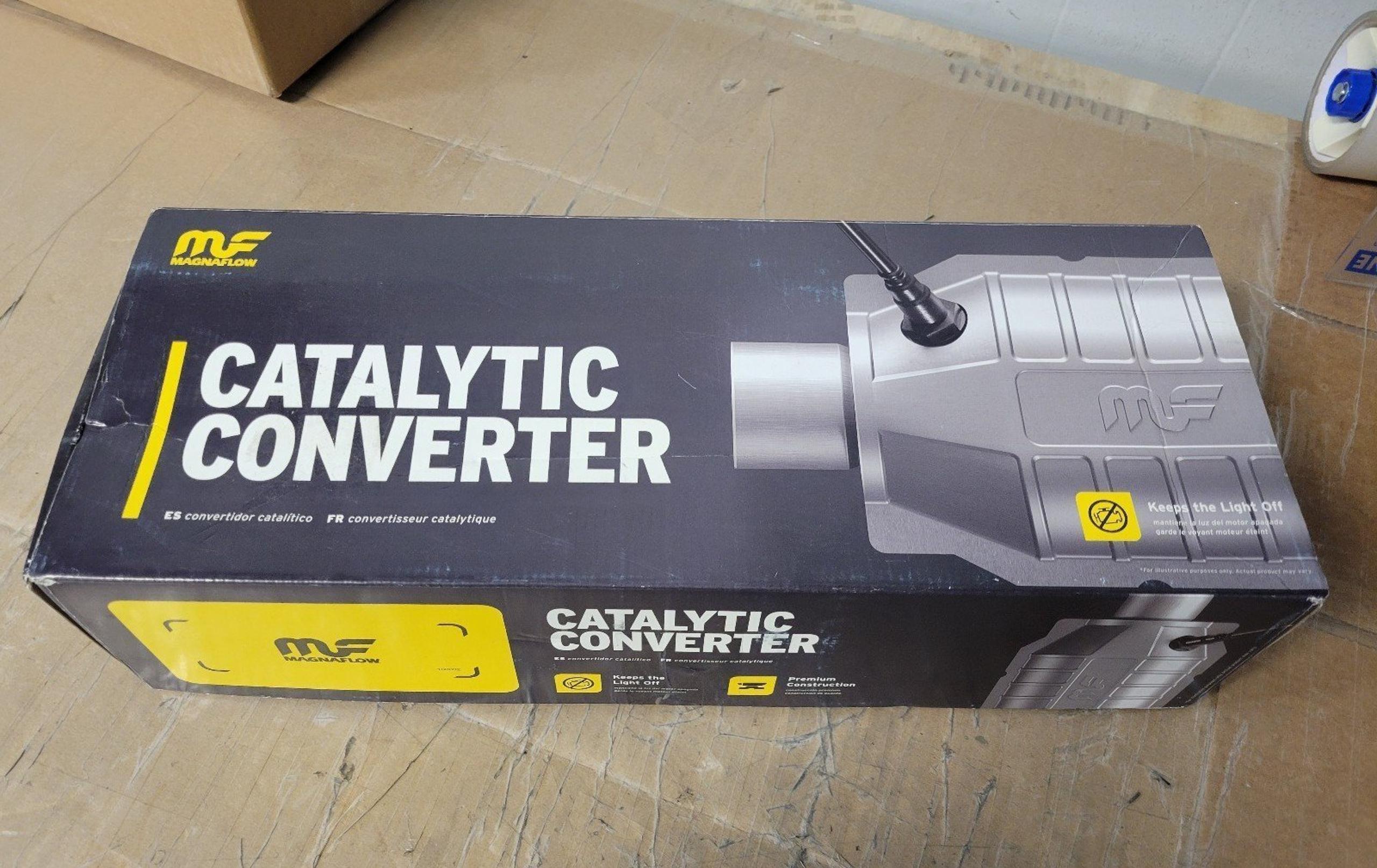 Magnaflow Catalytic Converter 99275HM (universal)