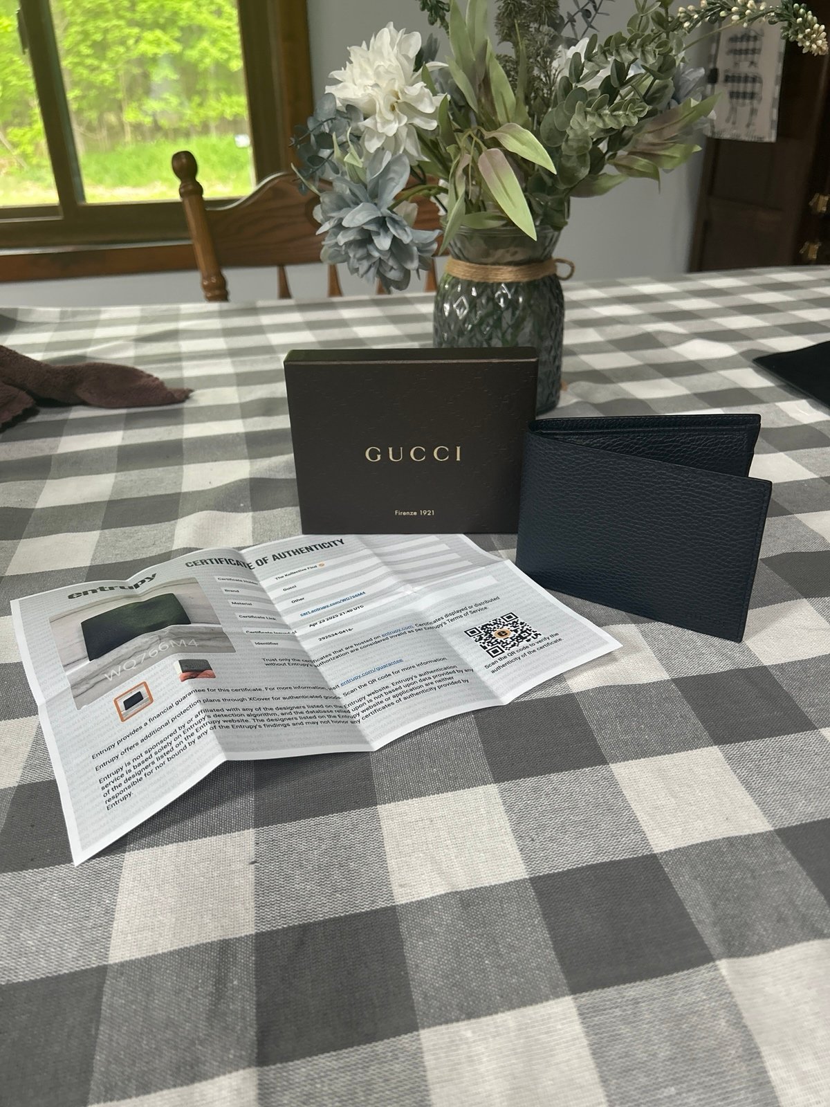 Gucci Vintage Bifold Navy Leather Wallet