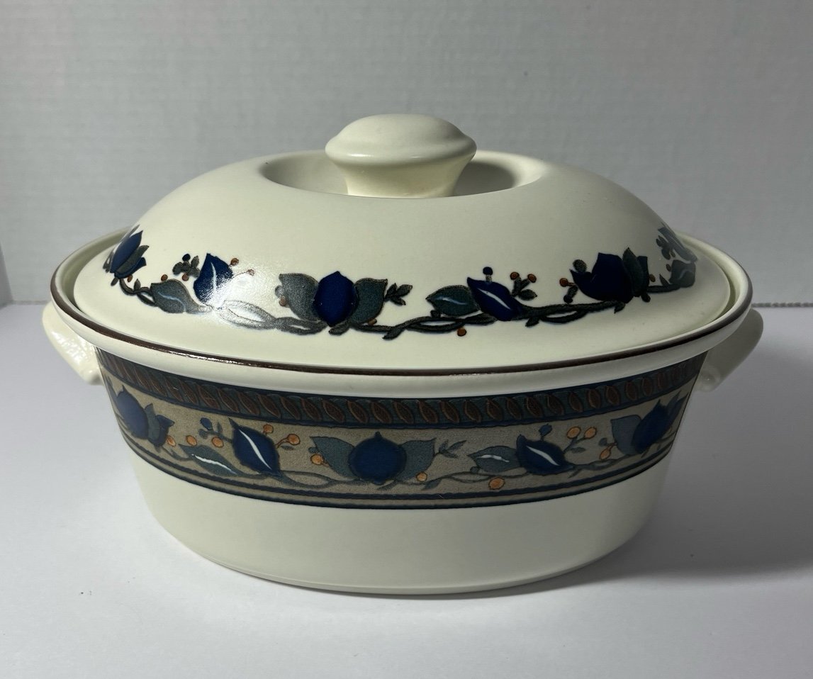 Mikasa Arabella CAC01 Tureen with Lid
