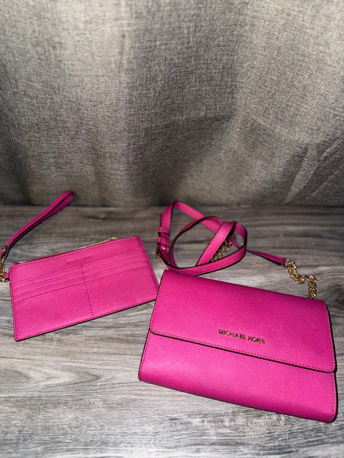 Michael Kors 2-in-1 Crossbody bag